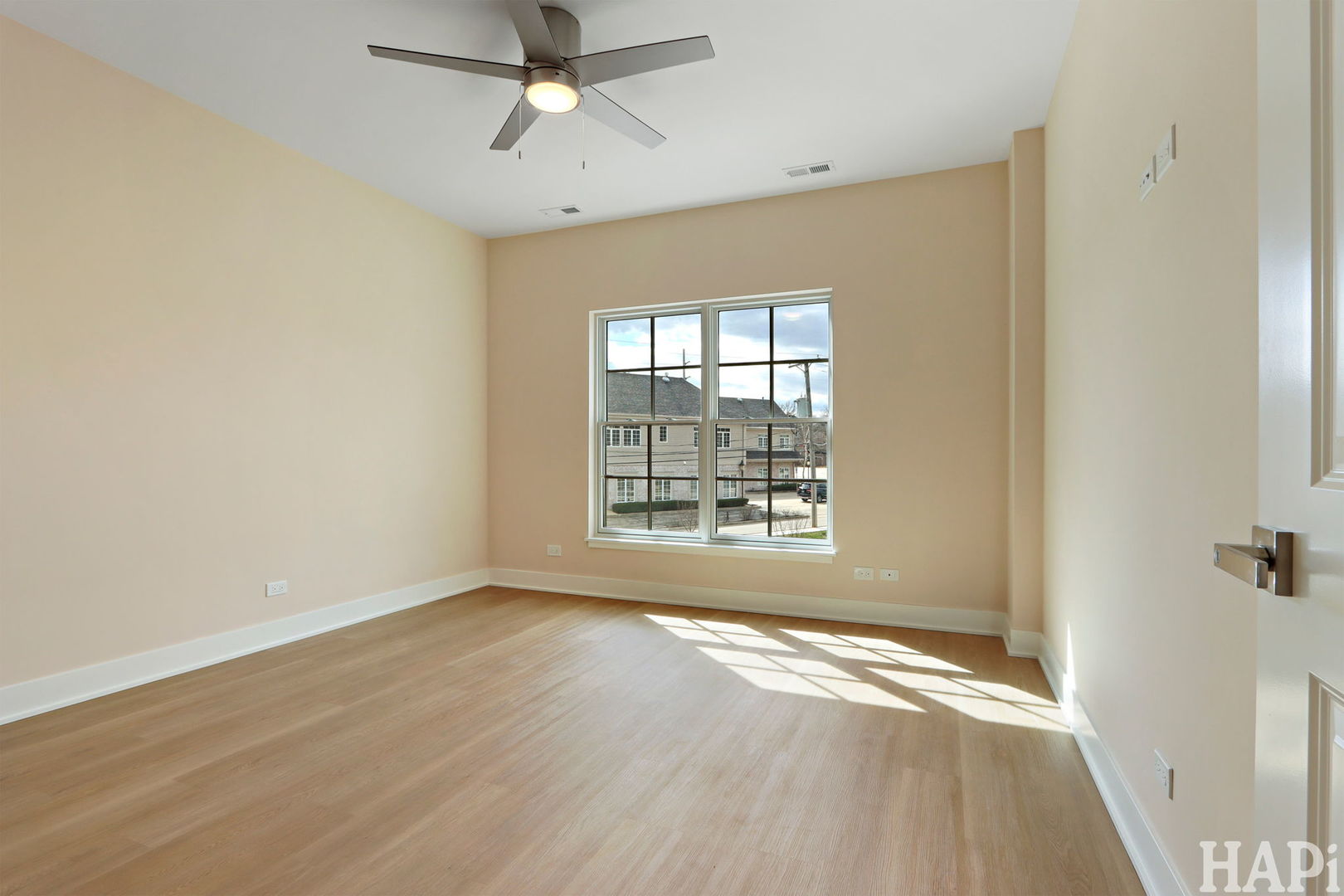319 S Glendale Avenue Unit: 204