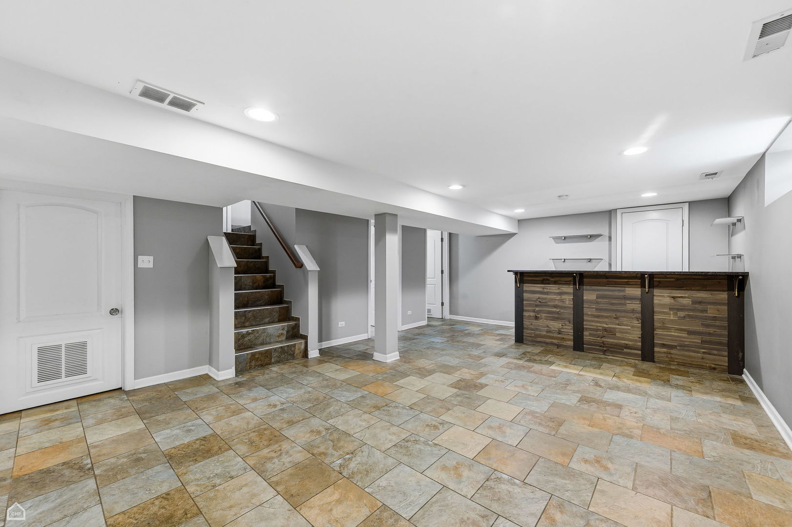 7701 S Christiana Avenue