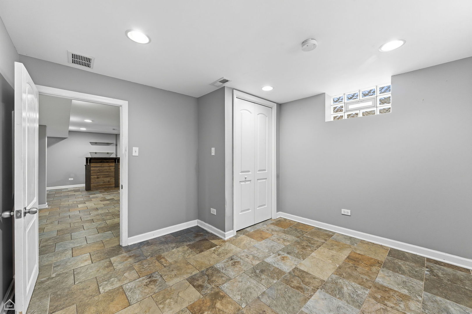 7701 S Christiana Avenue