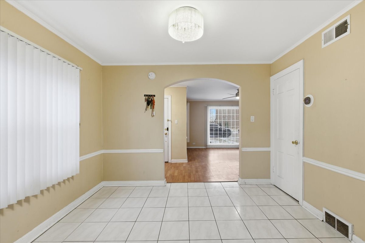 6415 N Drake Avenue Unit: 6415