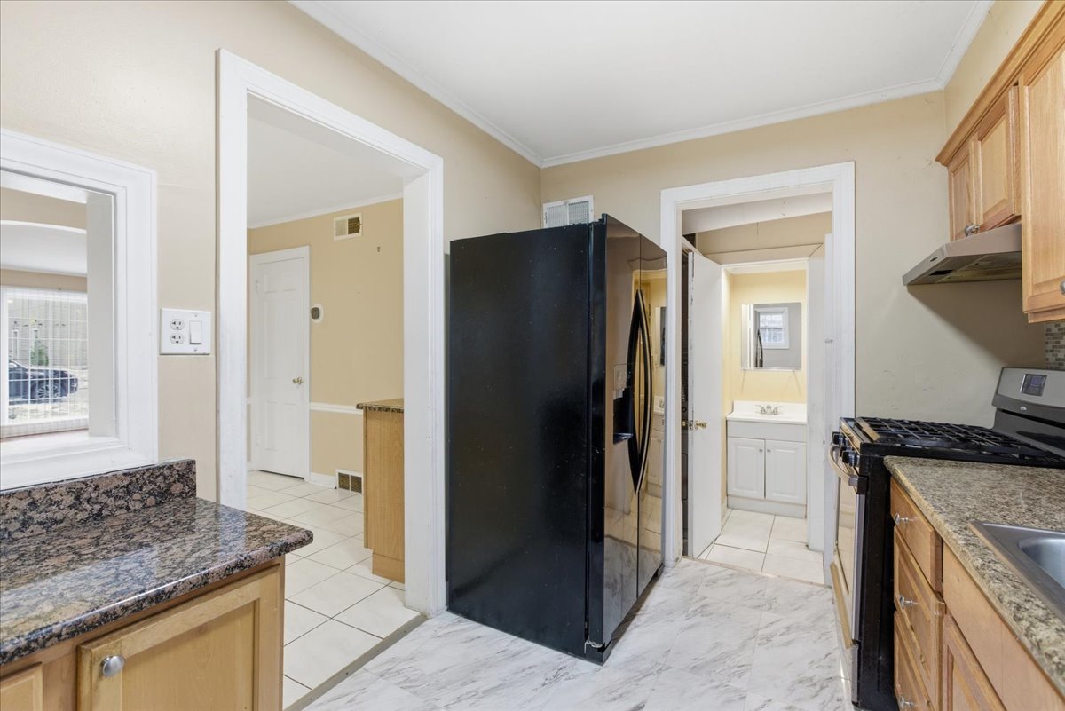 6415 N Drake Avenue Unit: 6415