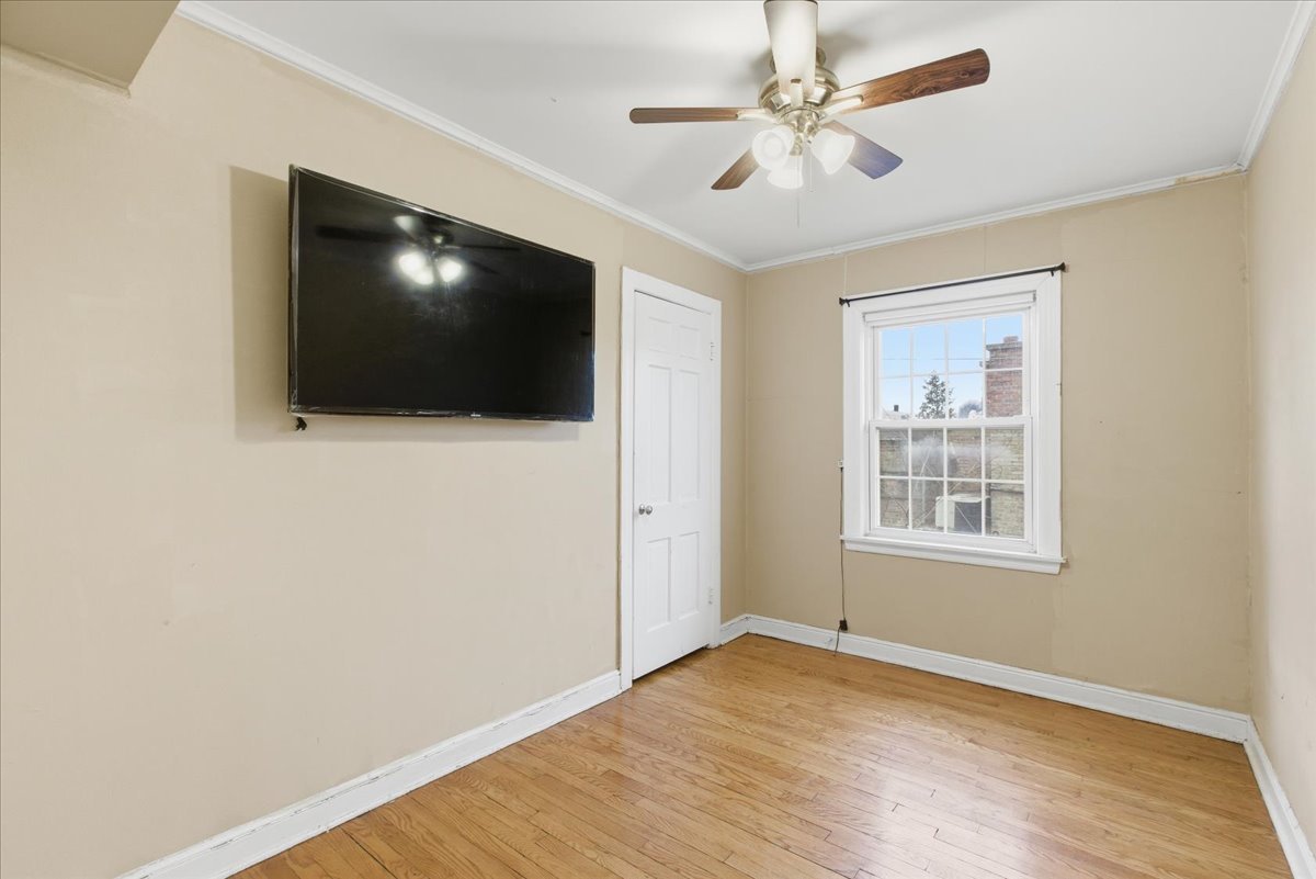 6415 N Drake Avenue Unit: 6415