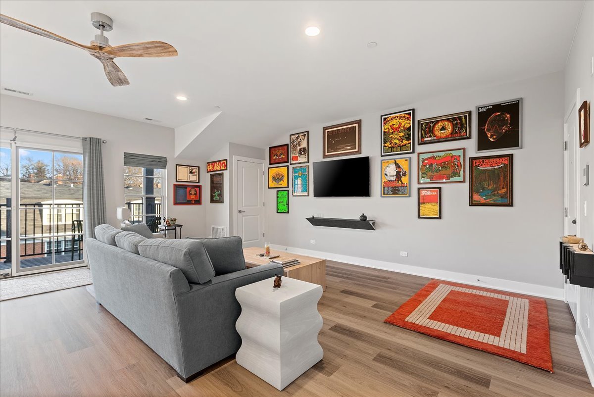 319 S Glendale Avenue Unit: 303