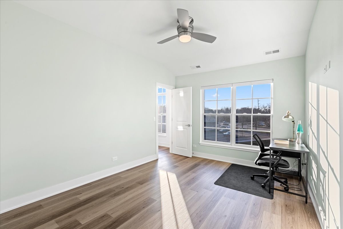 319 S Glendale Avenue Unit: 303