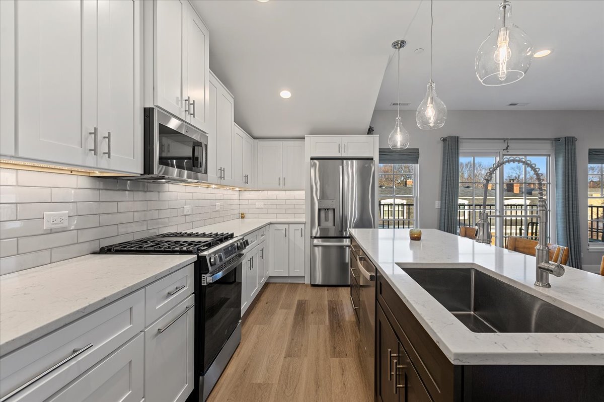 319 S Glendale Avenue Unit: 303