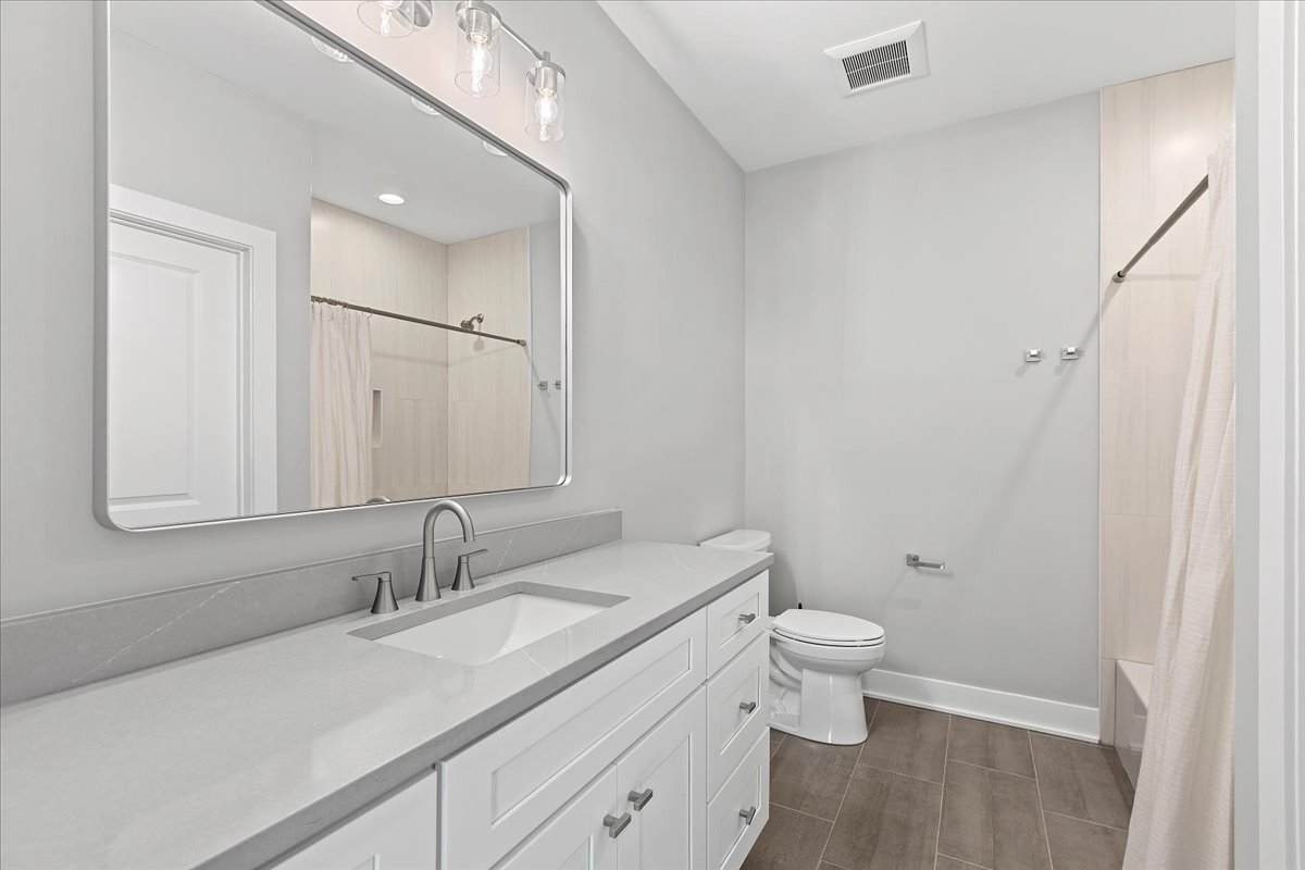 319 S Glendale Avenue Unit: 303