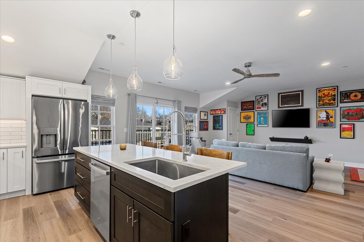 319 S Glendale Avenue Unit: 303