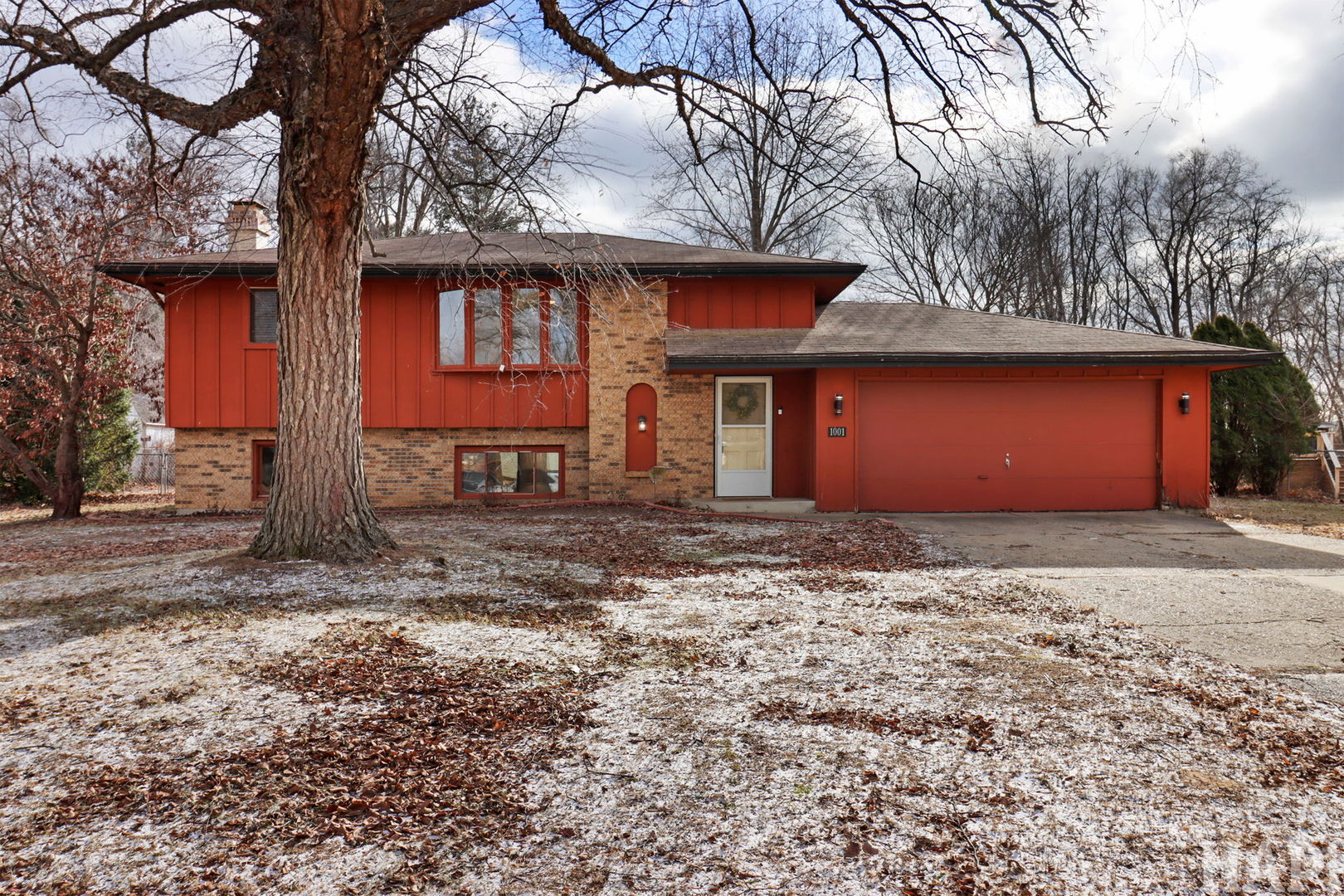 1001 Greglynn Street