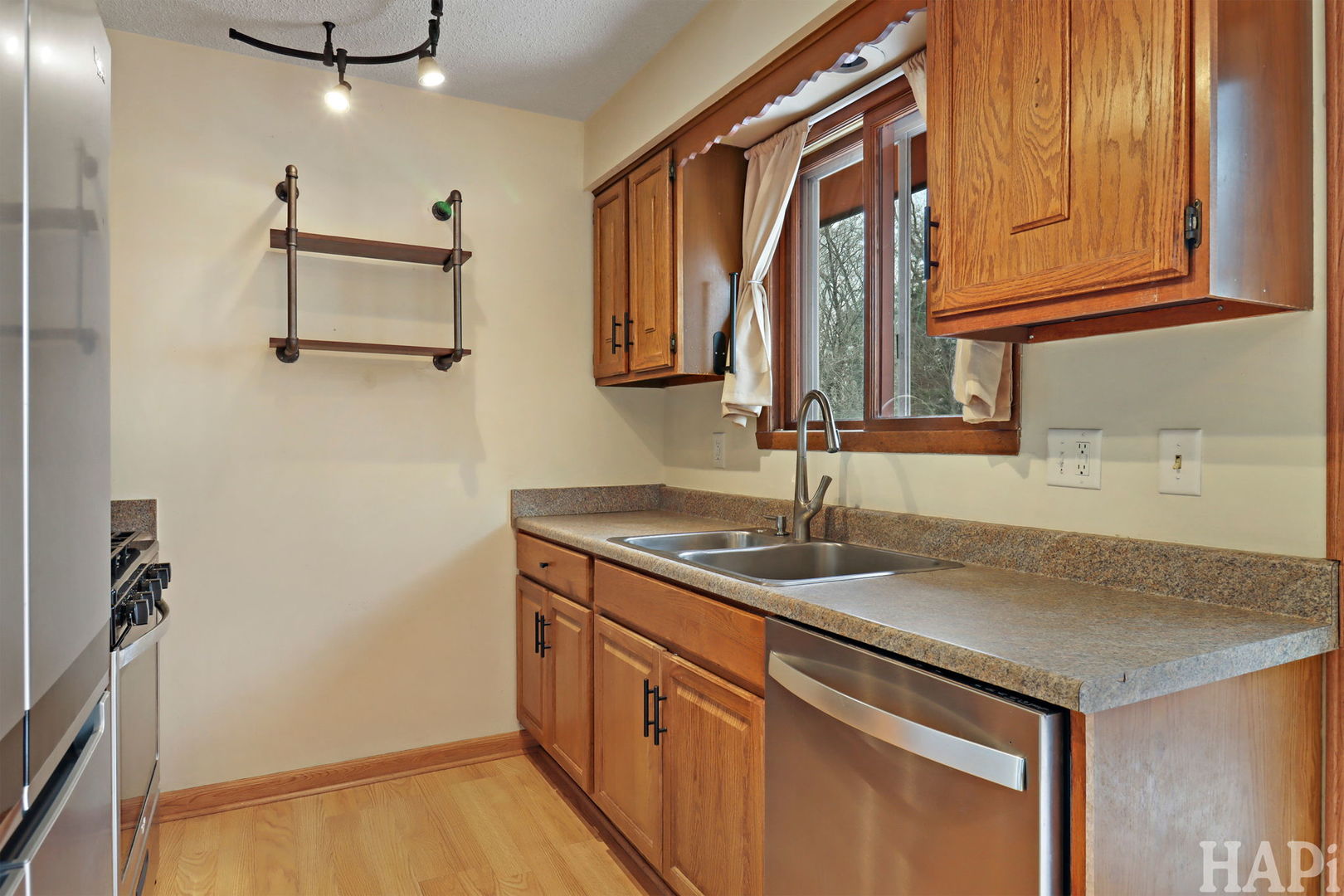 1001 Greglynn Street