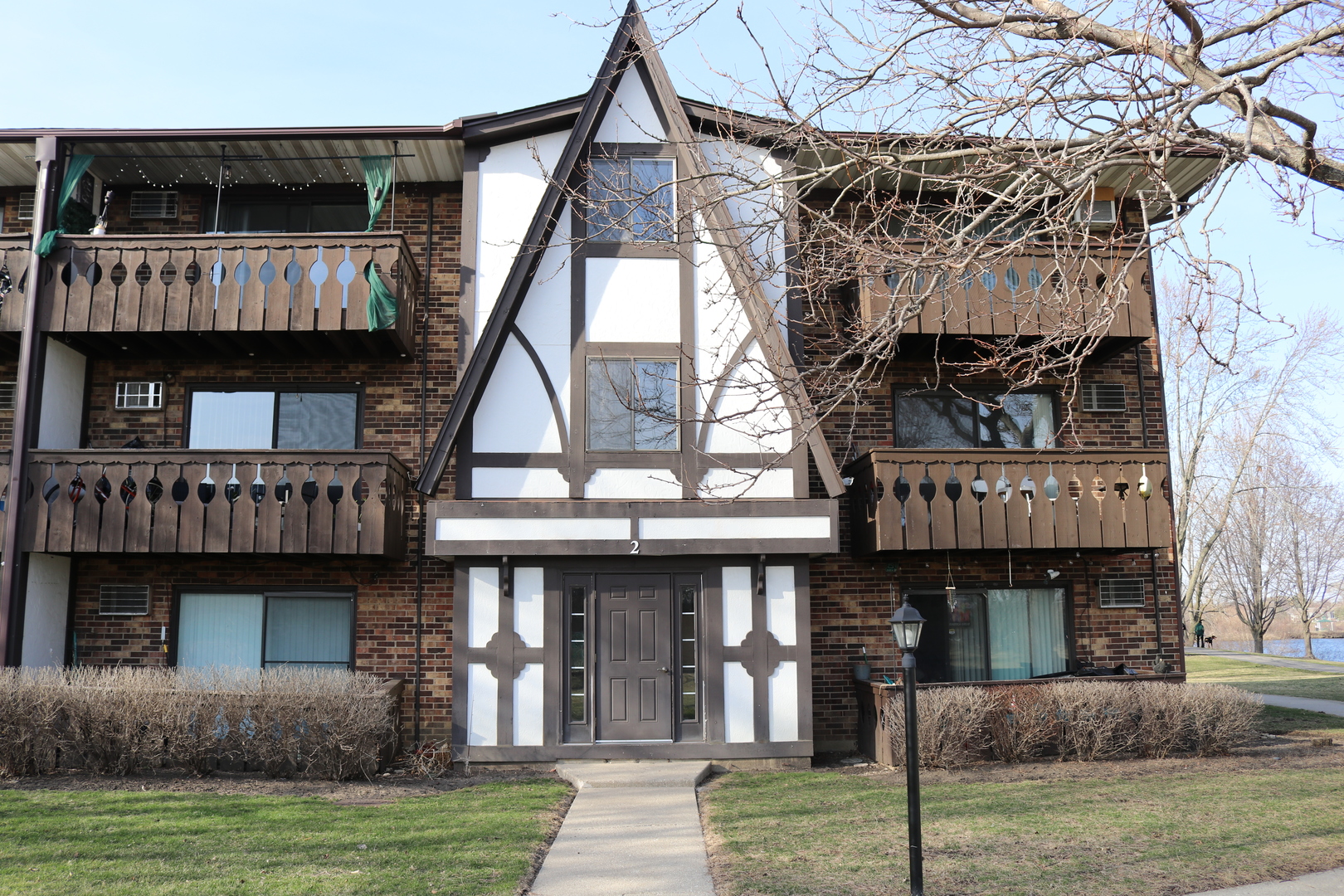 2 Timber Lane Unit: 17