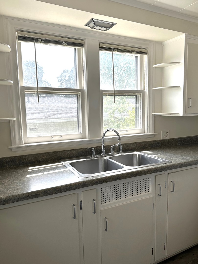 820 Clay Street Unit: 1-2