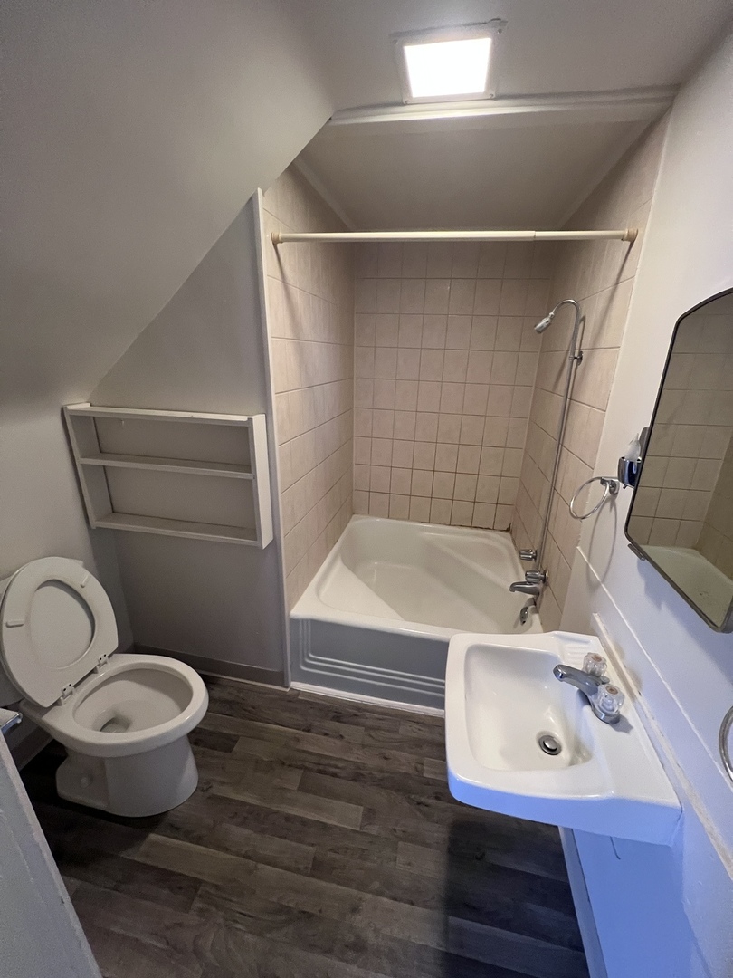 820 Clay Street Unit: 0