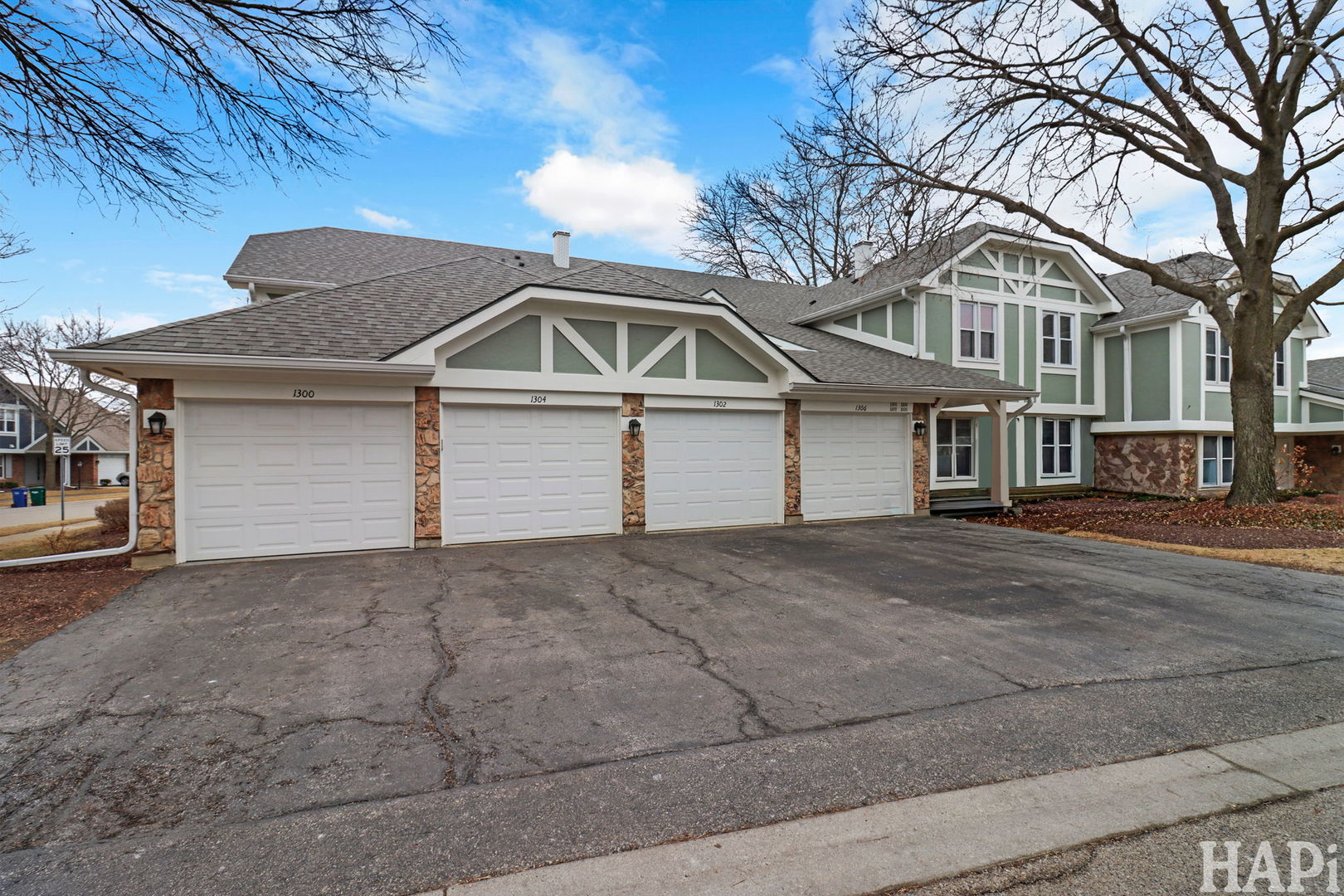 1300 Cromwell Court Unit: 1300