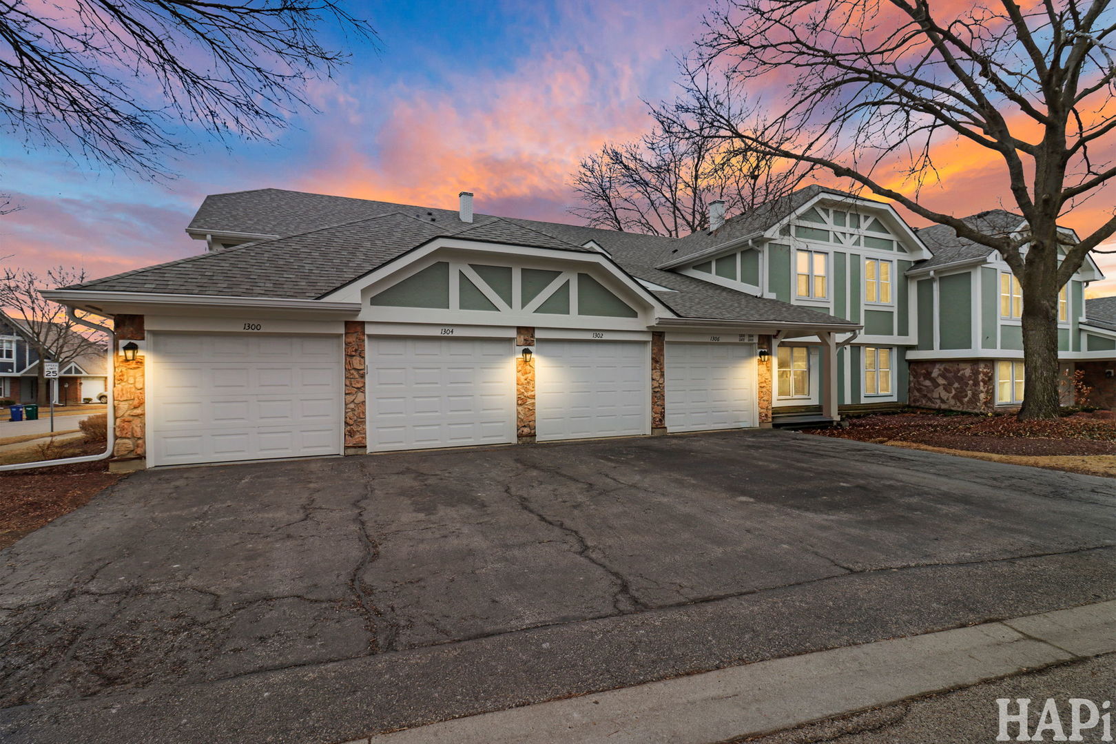 1300 Cromwell Court Unit: 1300