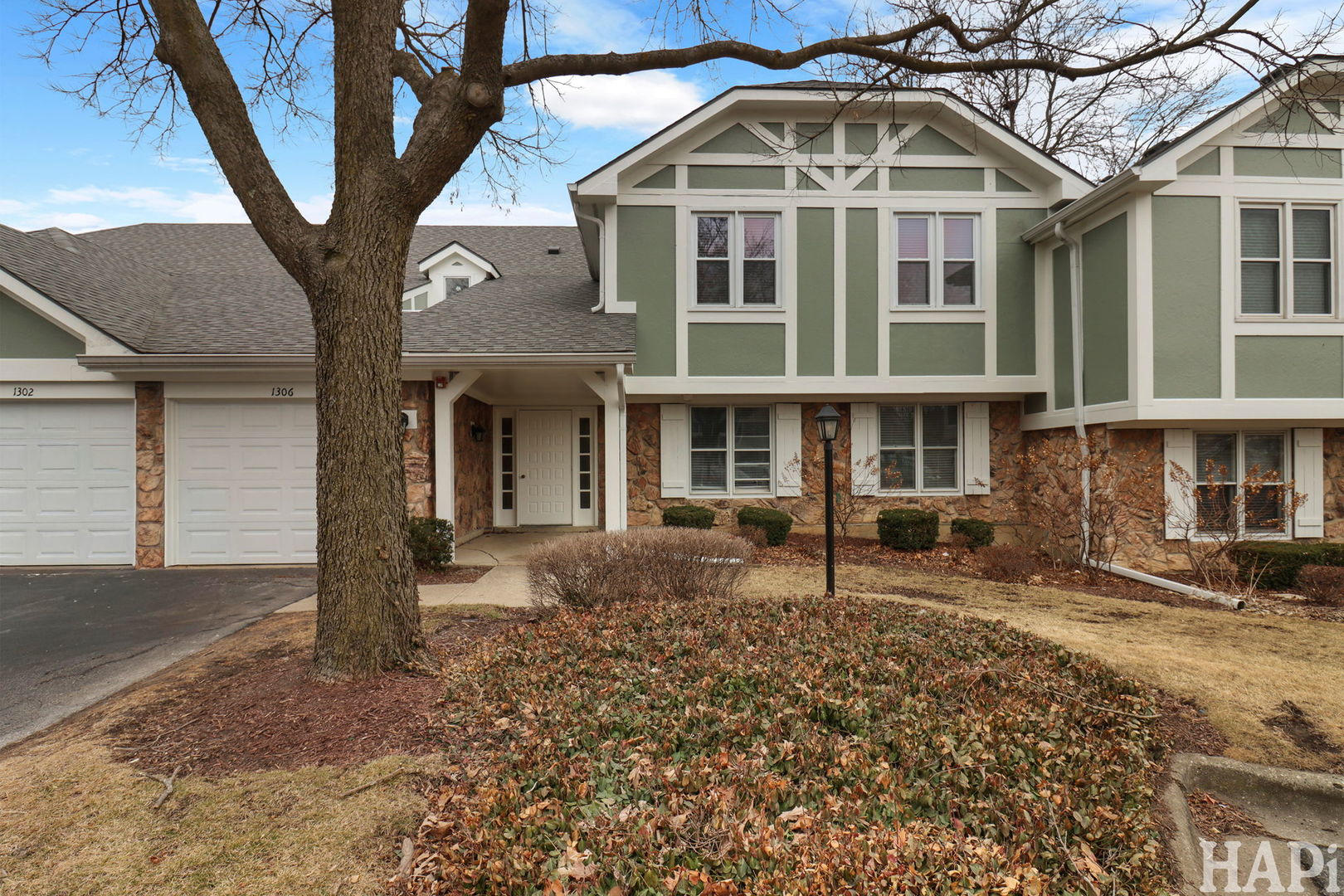 1300 Cromwell Court Unit: 1300