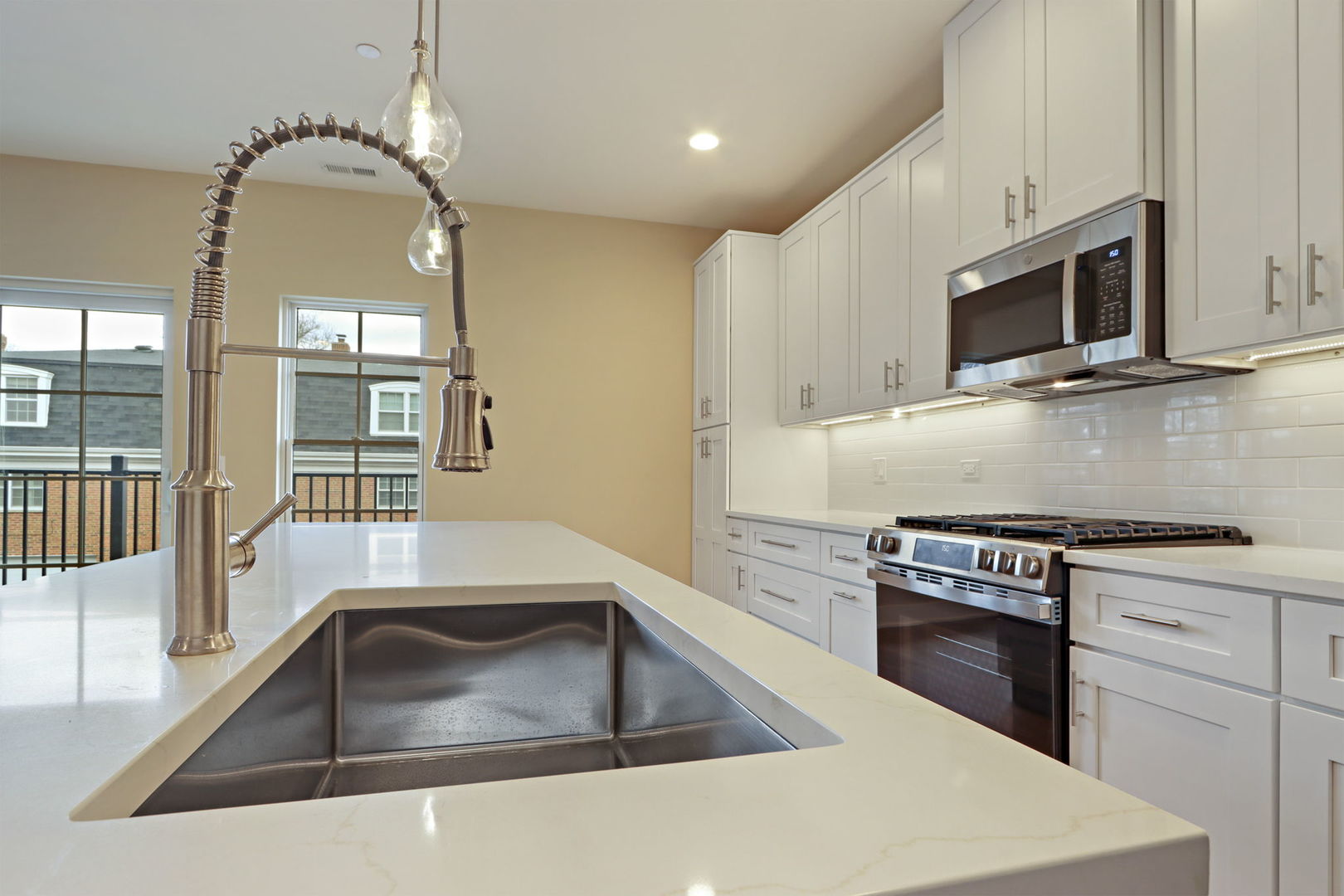 160 Washington Street Unit: 160