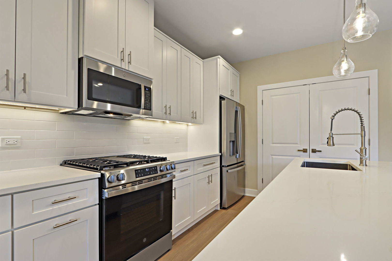 160 Washington Street Unit: 160