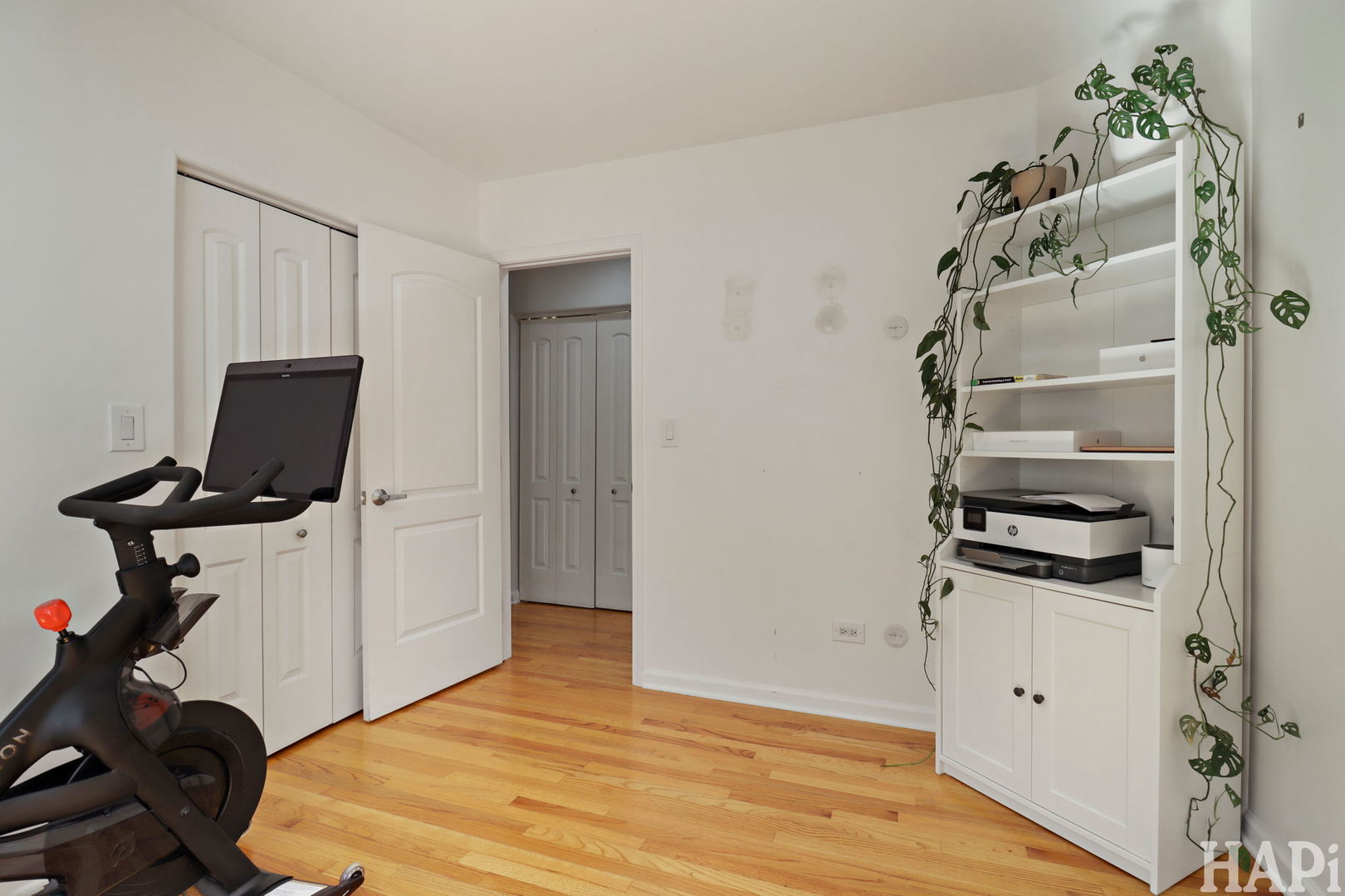 4716 W Addison Street Unit: 2E