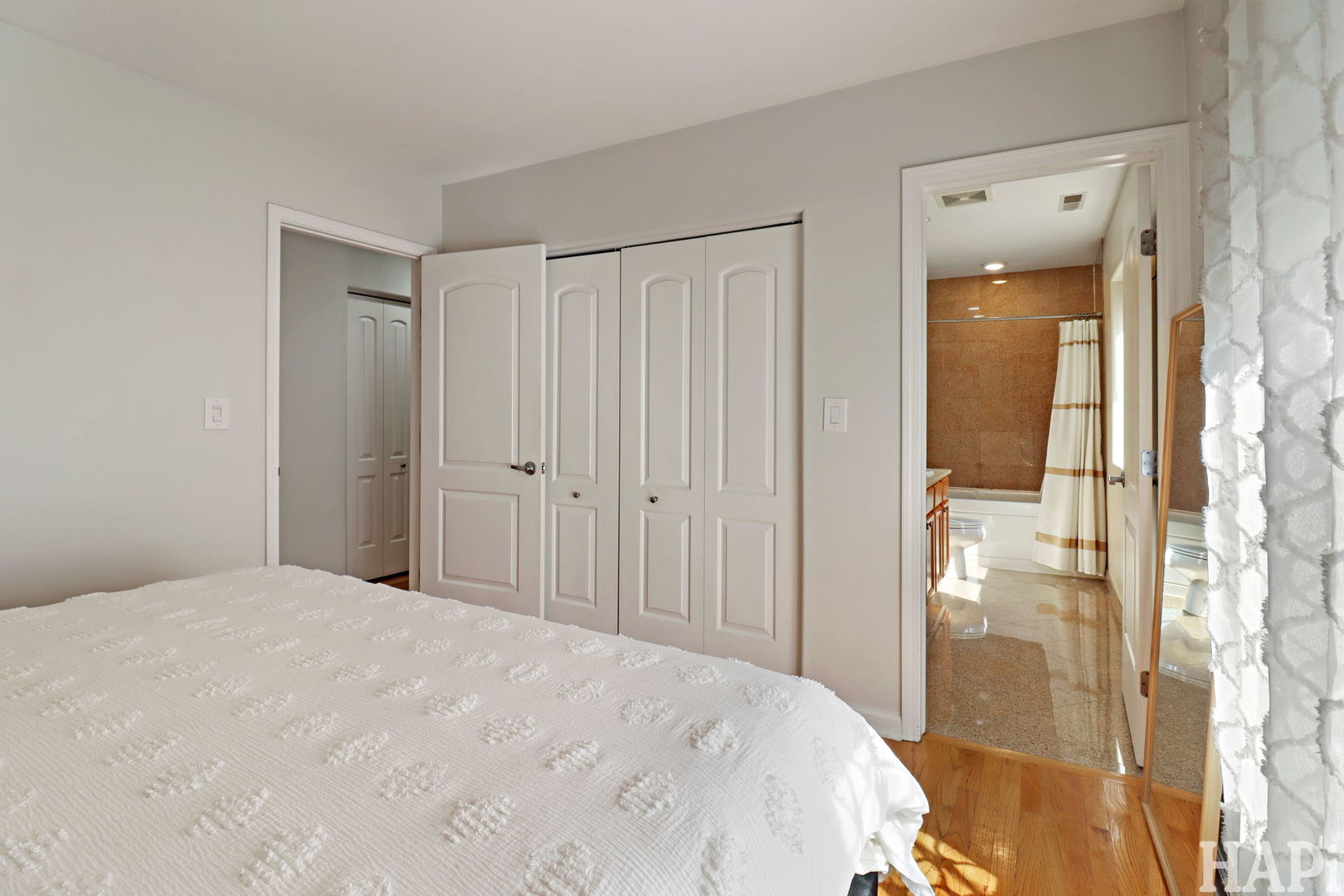 4716 W Addison Street Unit: 2E