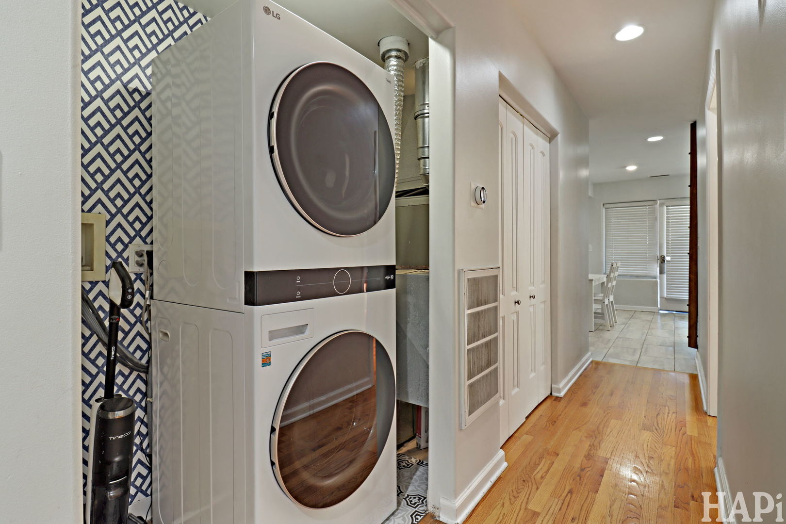 4716 W Addison Street Unit: 2E