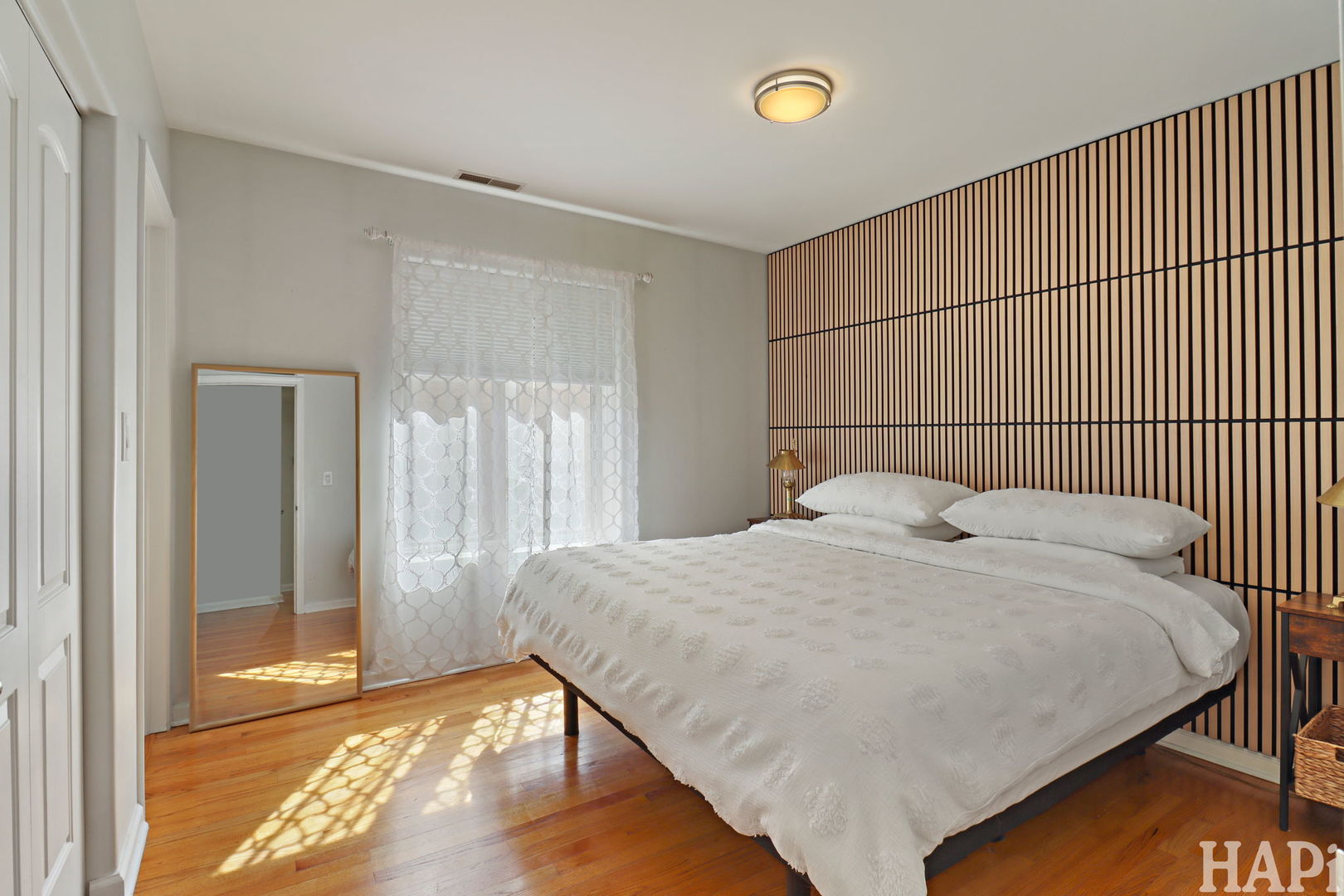 4716 W Addison Street Unit: 2E