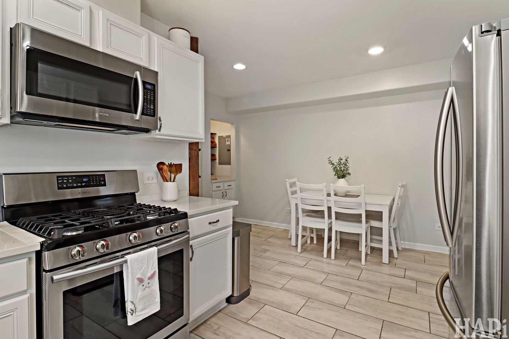 4716 W Addison Street Unit: 2E