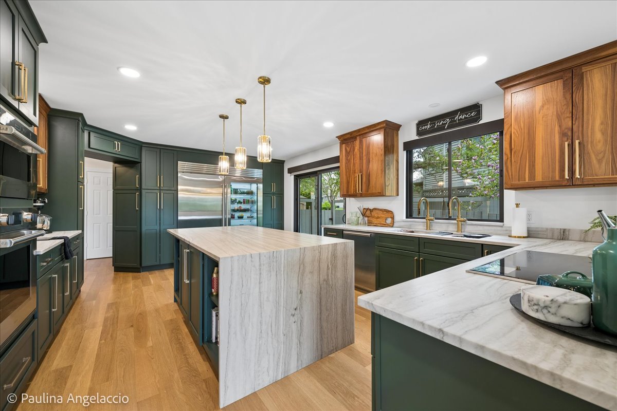897 Longmeadow Court Unit: 1044