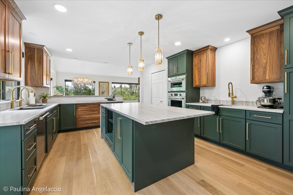 897 Longmeadow Court Unit: 1044