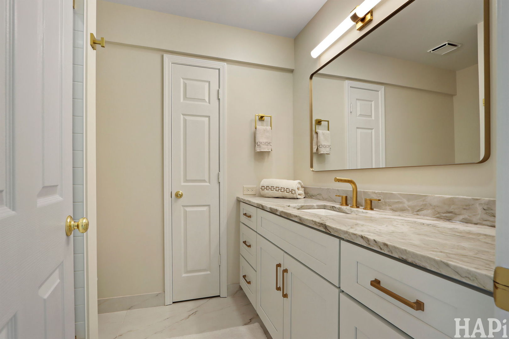 897 Longmeadow Court Unit: 1044