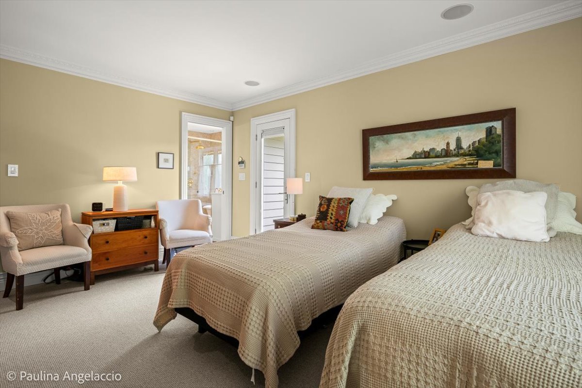 570 Hillside Court
