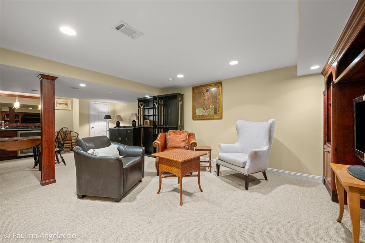 570 Hillside Court