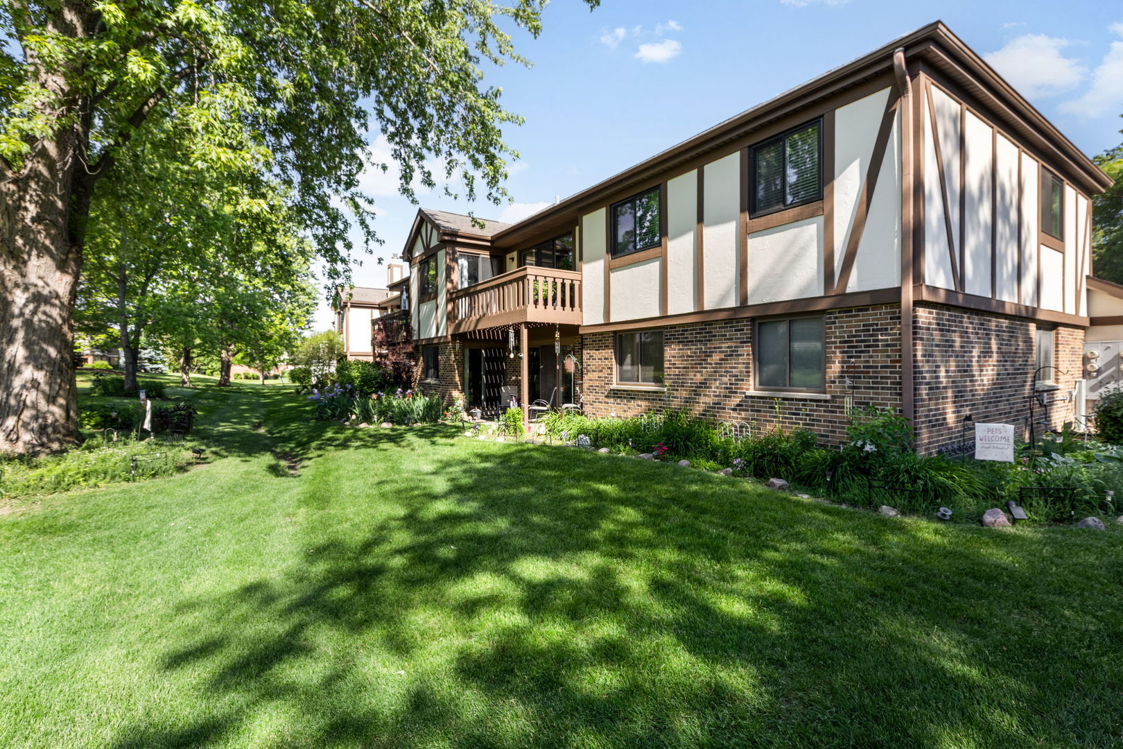 275 Wilmette Court Unit: A2