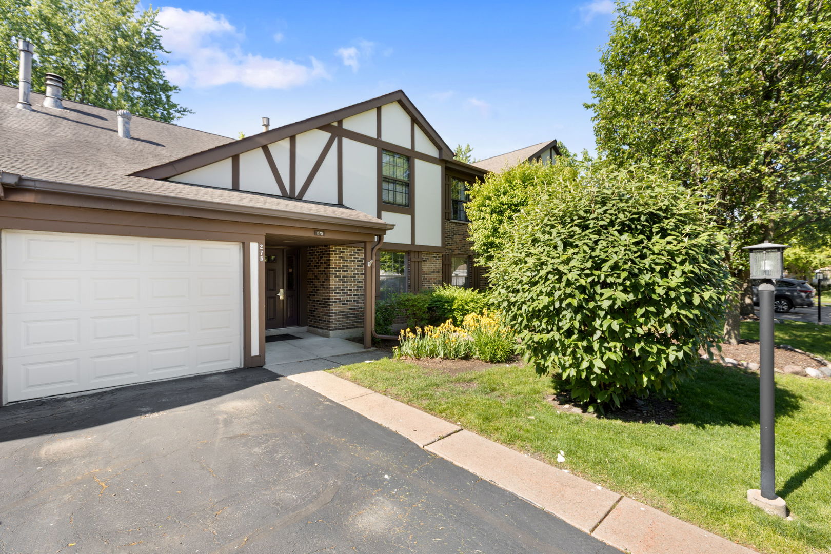275 Wilmette Court Unit: A2