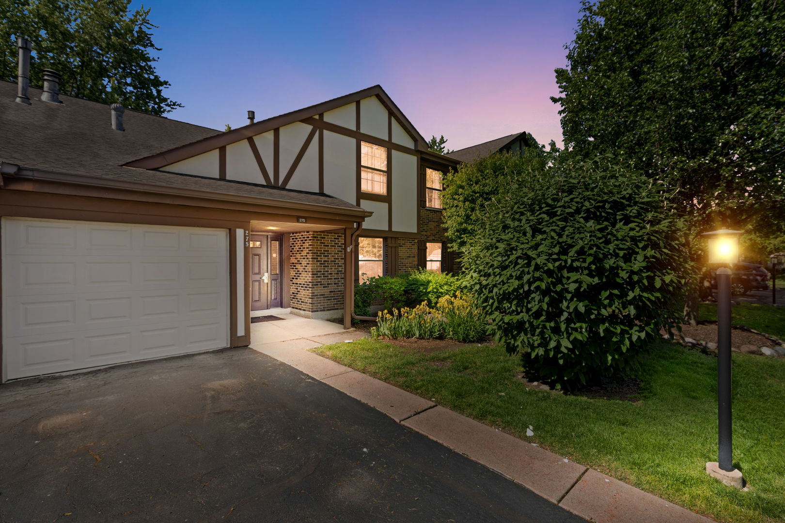 275 Wilmette Court Unit: A2