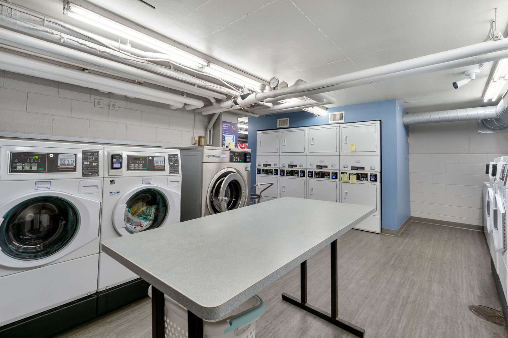 1355 N Sandburg Terrace Unit: 1601D