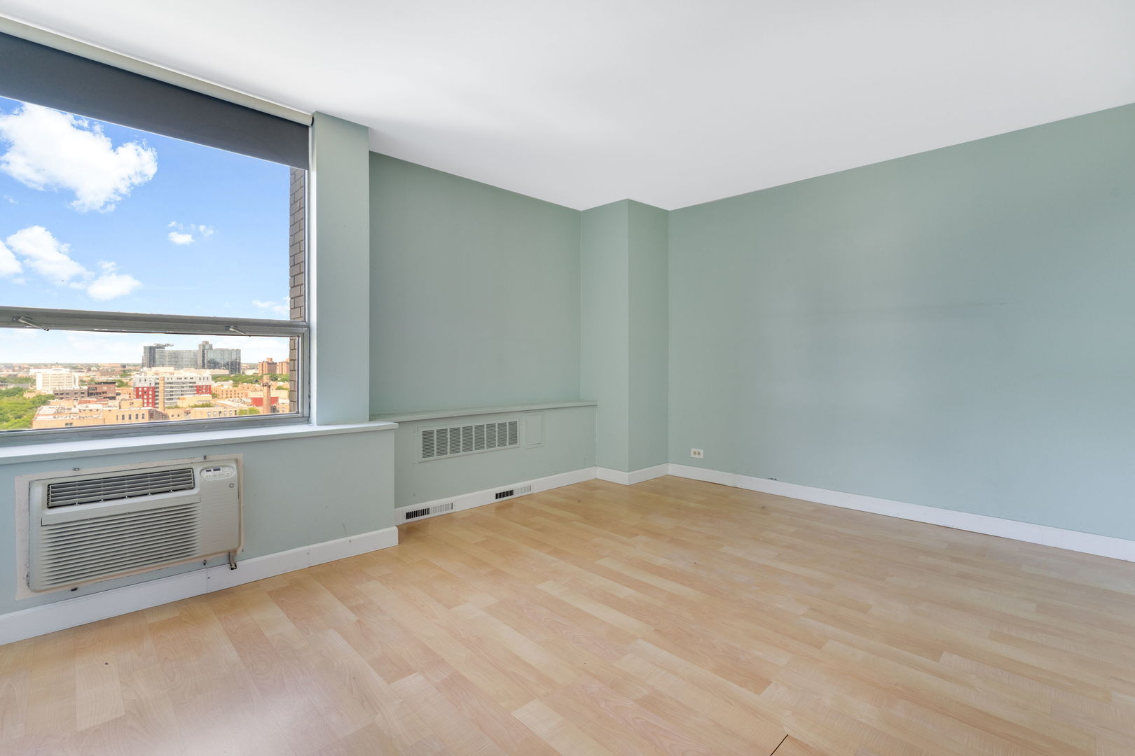 1355 N Sandburg Terrace Unit: 1601D
