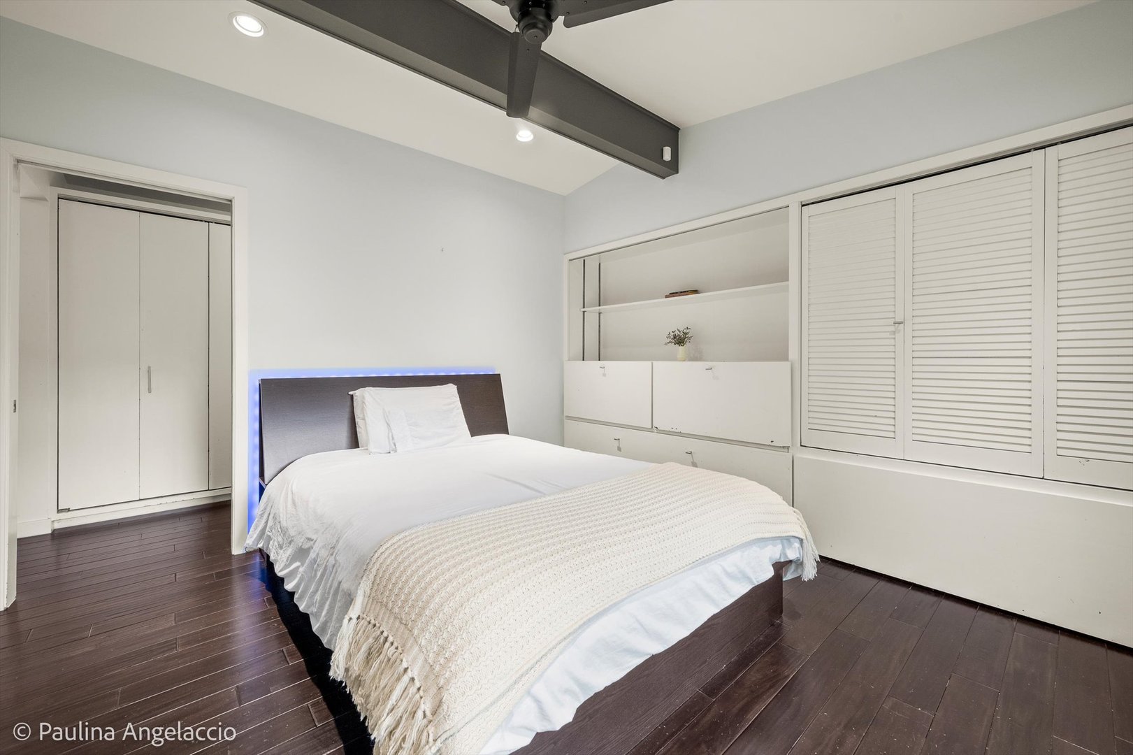 27 Barrington Bourne