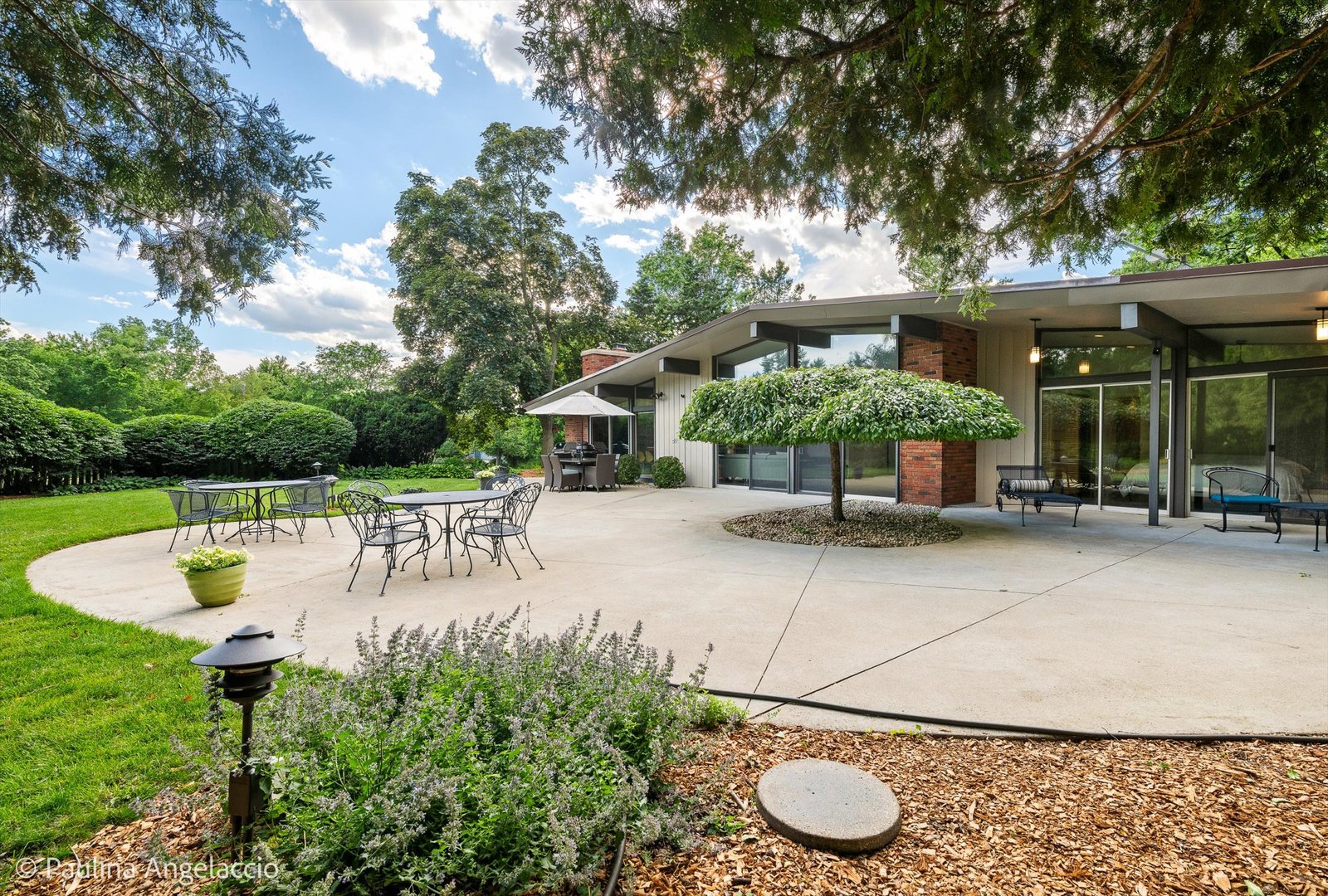 27 Barrington Bourne