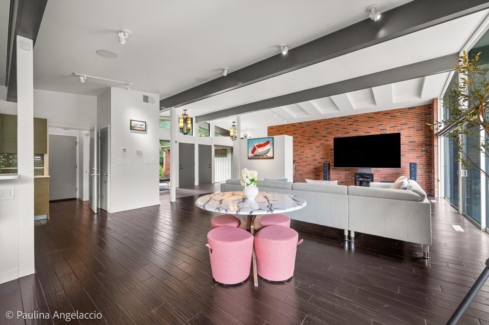 27 Barrington Bourne