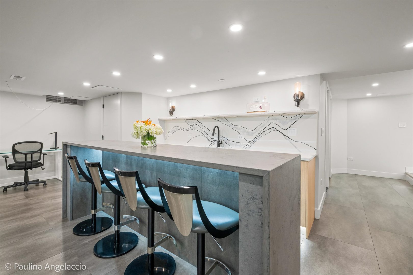 27 Barrington Bourne