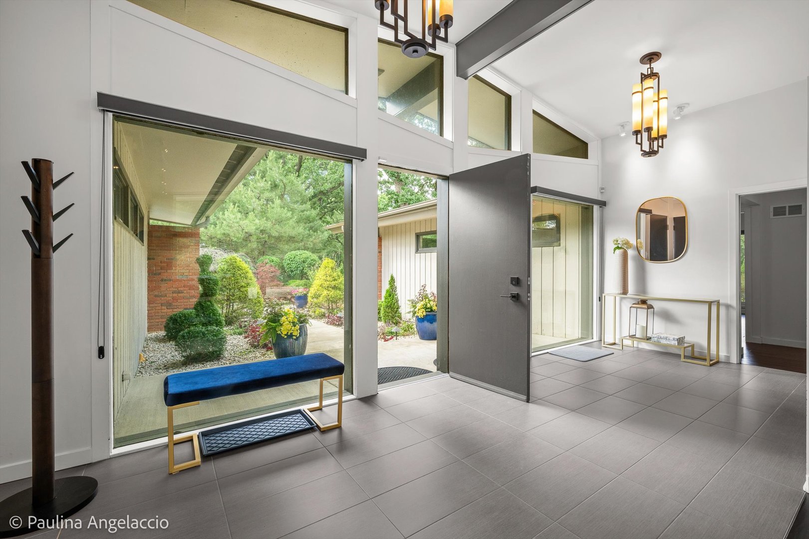 27 Barrington Bourne