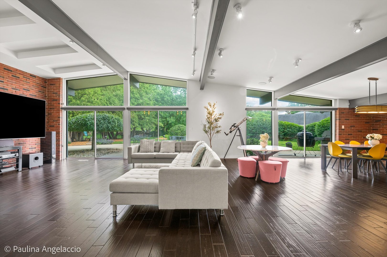 27 Barrington Bourne