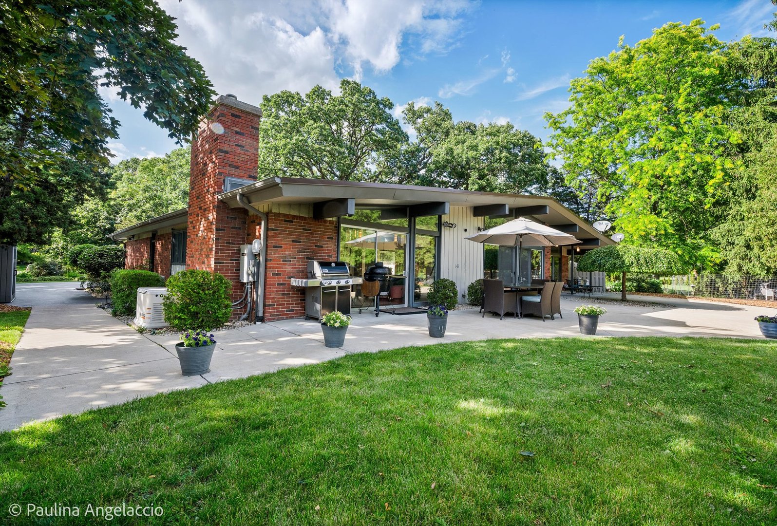 27 Barrington Bourne