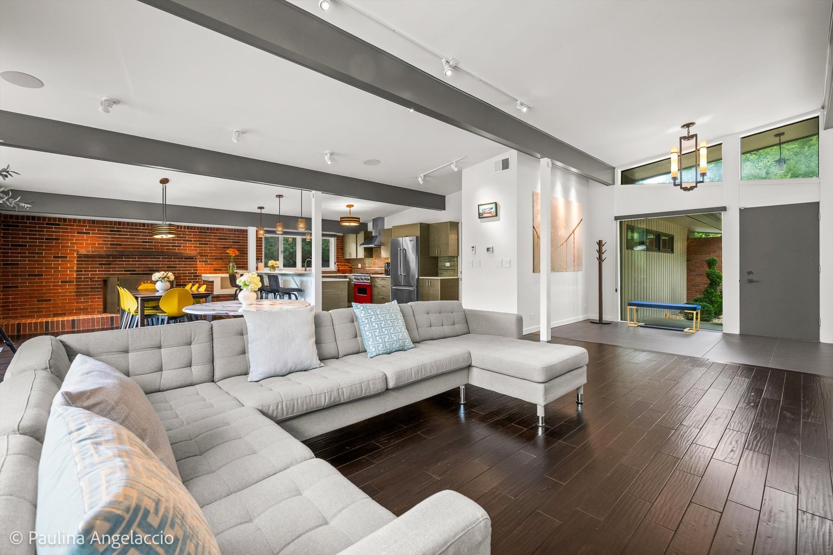 27 Barrington Bourne
