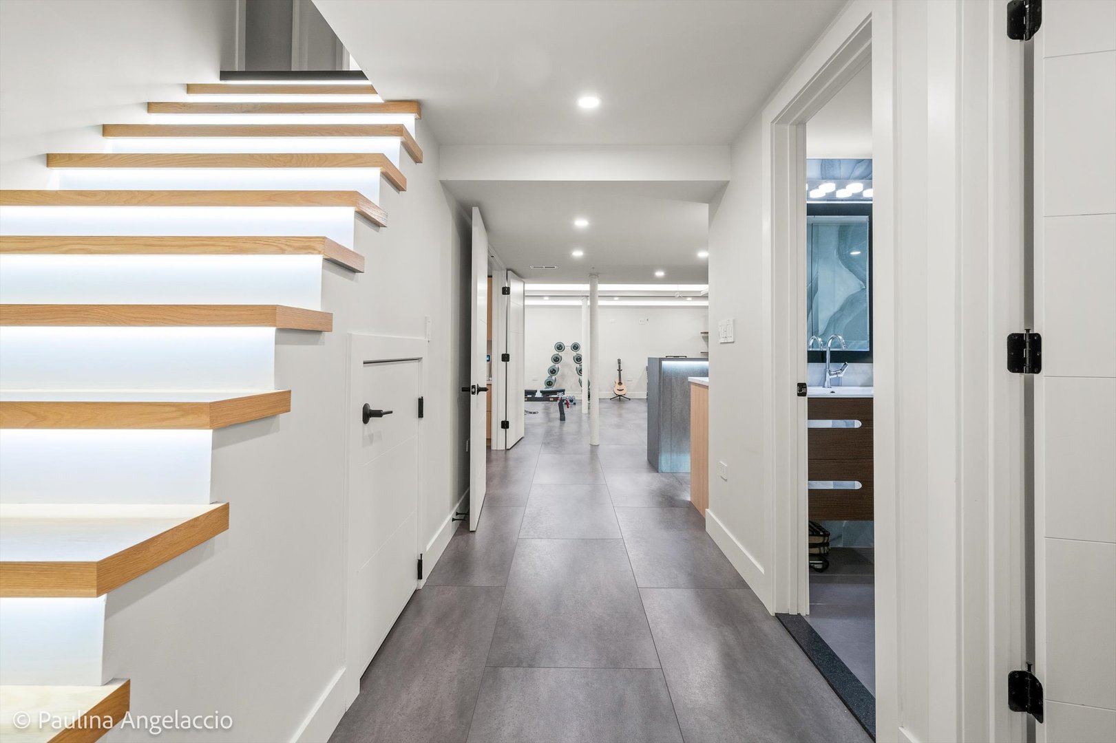 27 Barrington Bourne