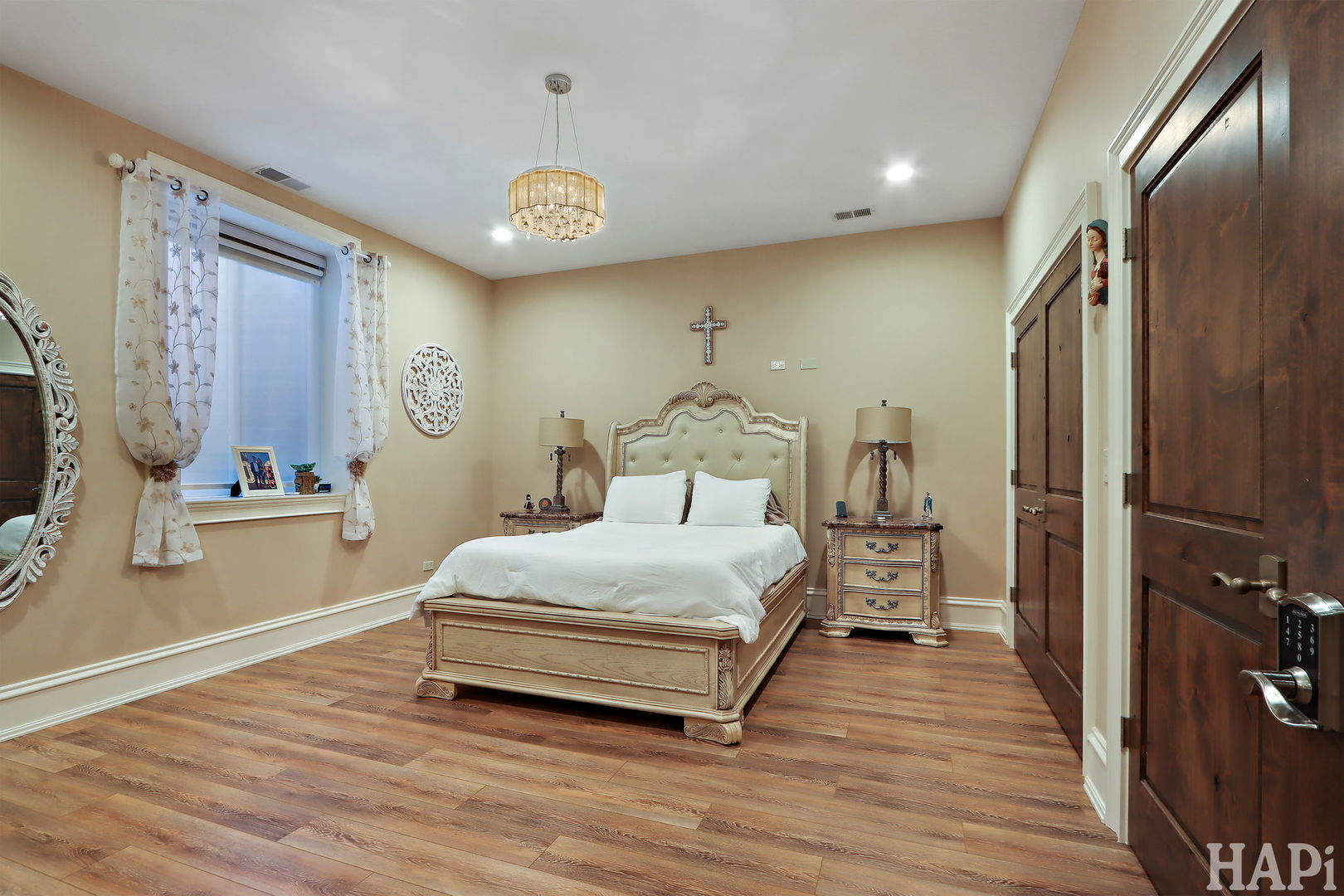 18 Enclave Court