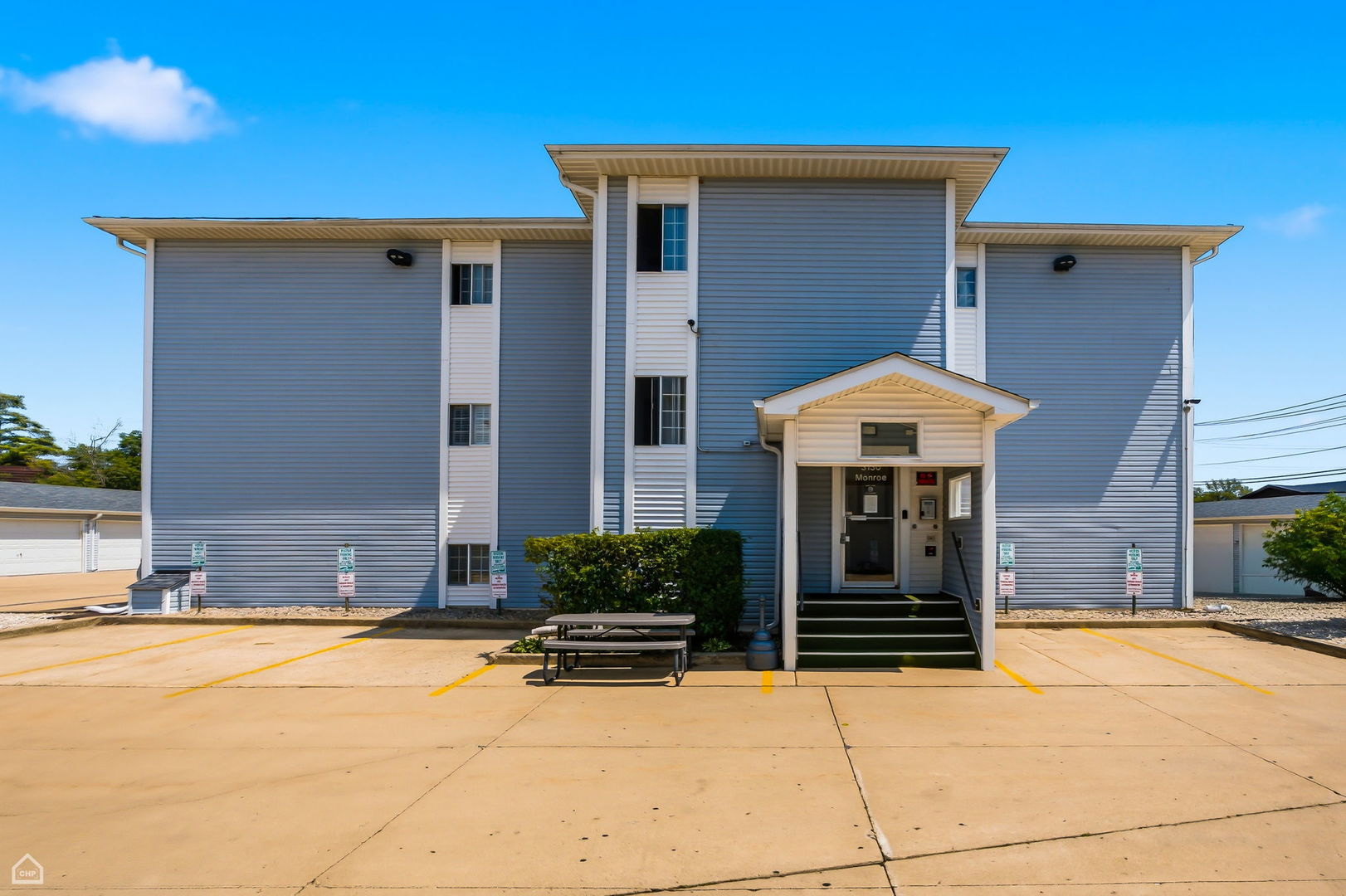 3130 W Monroe Street Unit: 107