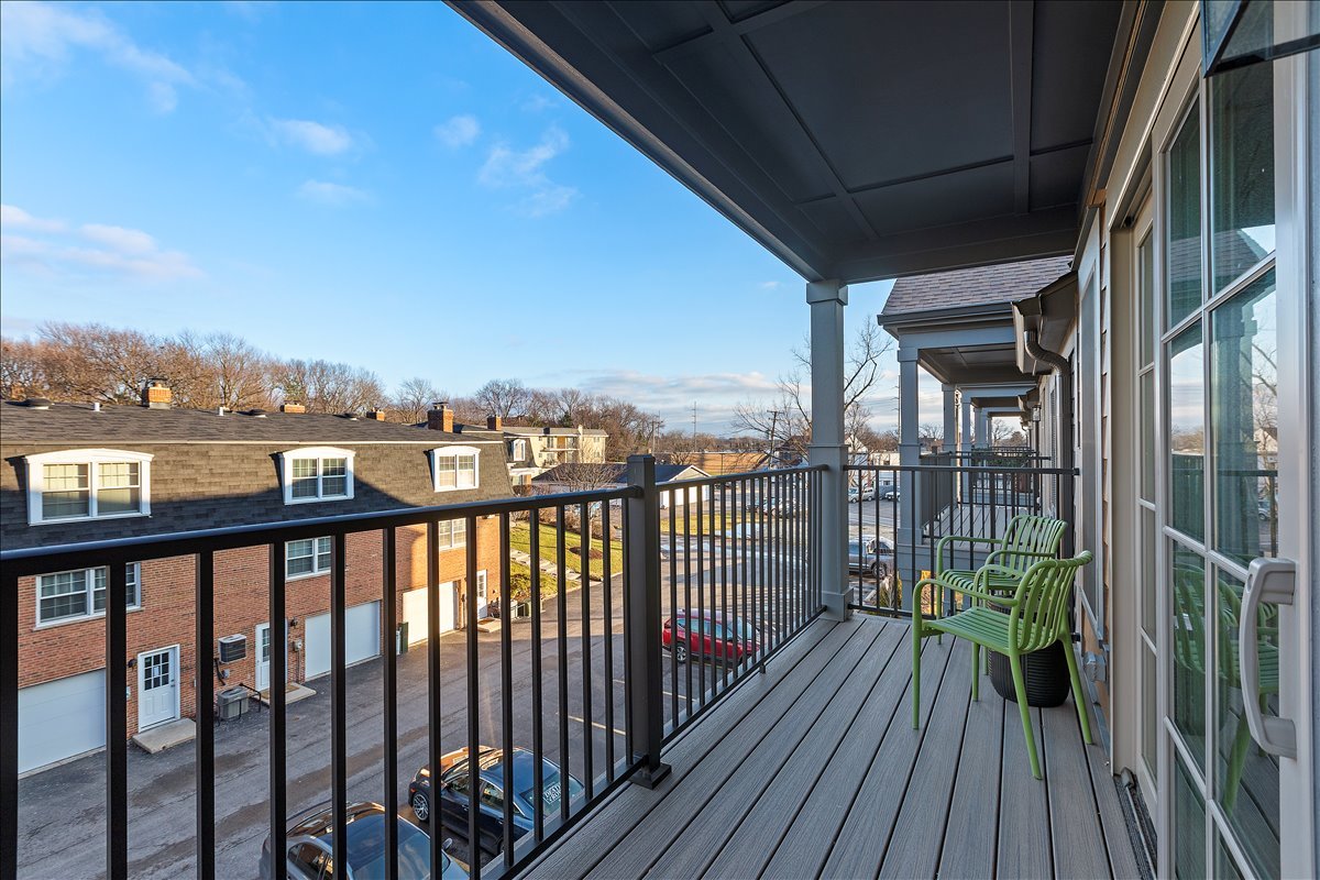 319 S Glendale Avenue Unit: 303