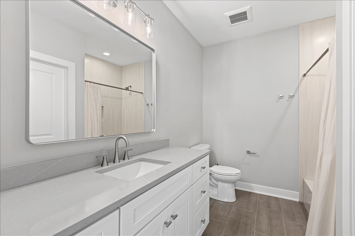 319 S Glendale Avenue Unit: 303