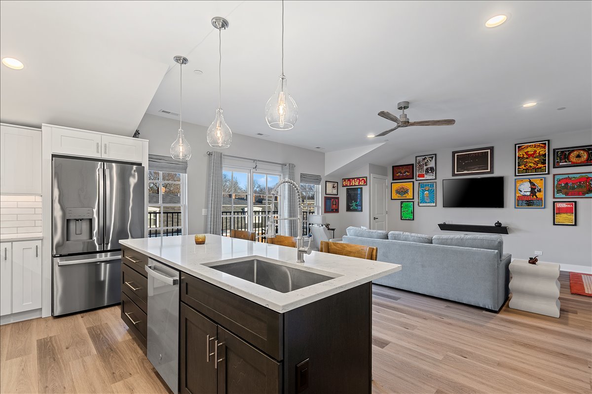 319 S Glendale Avenue Unit: 303